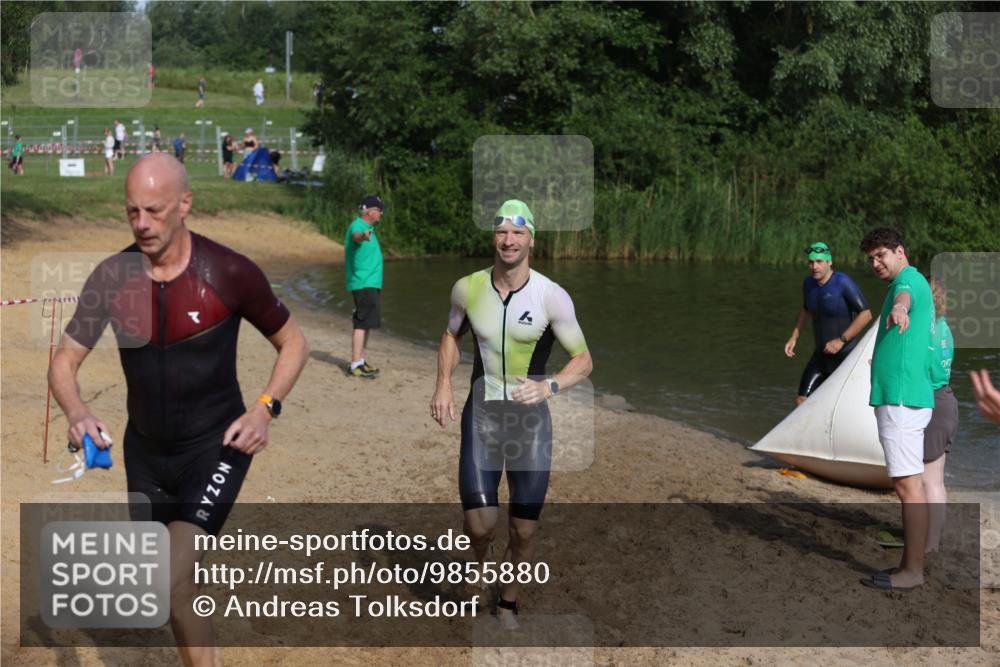 21.06.2026 - 29. Vierlanden-Triathlon Andreas Tolksdorf http://msf.ph/oto/9855880 21.06.2026 08:53:53 Schwimmen 122, 126, 146, 176 meine-sportfotos.de