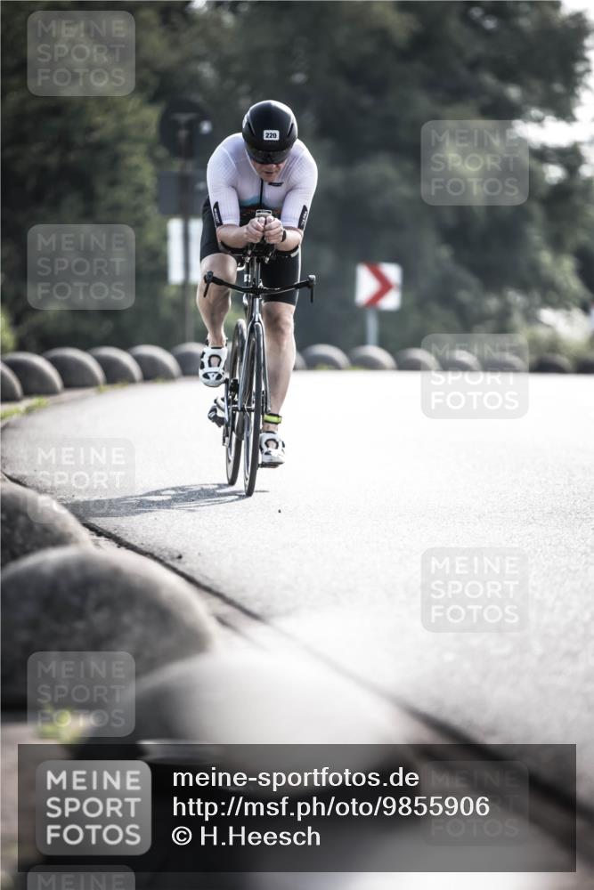 21.06.2026 - 29. Vierlanden-Triathlon H.Heesch http://msf.ph/oto/9855906 21.06.2026 08:56:55 Radfahren 136, 220 meine-sportfotos.de