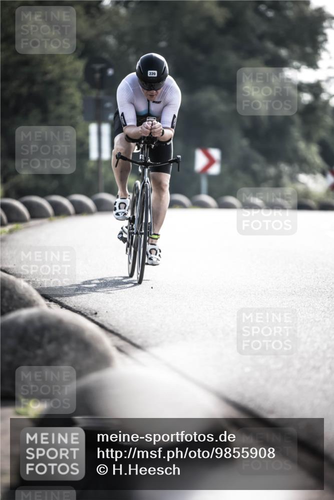 21.06.2026 - 29. Vierlanden-Triathlon H.Heesch http://msf.ph/oto/9855908 21.06.2026 08:56:55 Radfahren 136, 220 meine-sportfotos.de