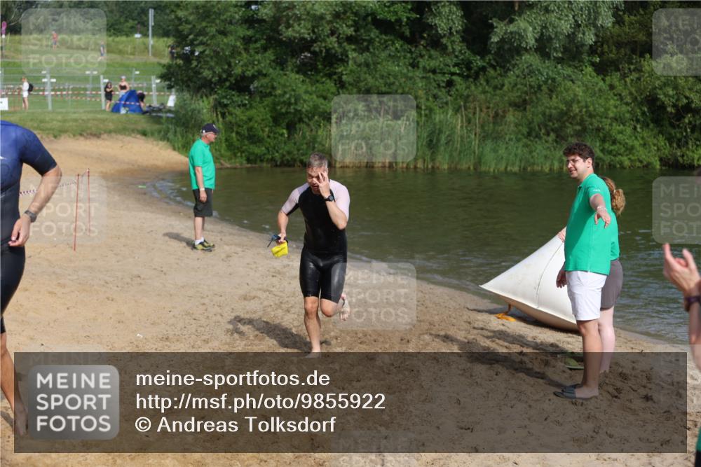 21.06.2026 - 29. Vierlanden-Triathlon Andreas Tolksdorf http://msf.ph/oto/9855922 21.06.2026 08:53:58 Schwimmen 122, 146, 176, 190 meine-sportfotos.de