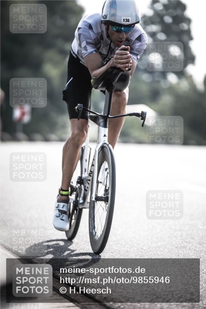 21.06.2026 - 29. Vierlanden-Triathlon H.Heesch http://msf.ph/oto/9855946 21.06.2026 08:57:01 Radfahren 118, 136 meine-sportfotos.de