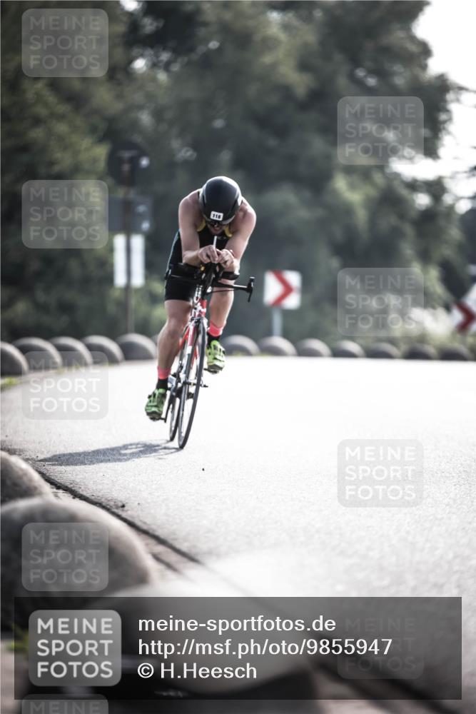 21.06.2026 - 29. Vierlanden-Triathlon H.Heesch http://msf.ph/oto/9855947 21.06.2026 08:57:03 Radfahren 118, 136 meine-sportfotos.de