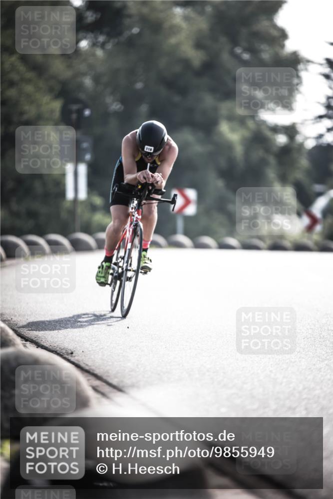 21.06.2026 - 29. Vierlanden-Triathlon H.Heesch http://msf.ph/oto/9855949 21.06.2026 08:57:03 Radfahren 118, 136 meine-sportfotos.de