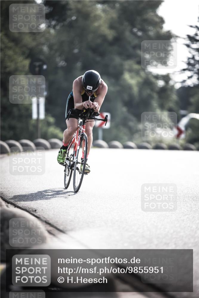 21.06.2026 - 29. Vierlanden-Triathlon H.Heesch http://msf.ph/oto/9855951 21.06.2026 08:57:03 Radfahren 118, 136 meine-sportfotos.de