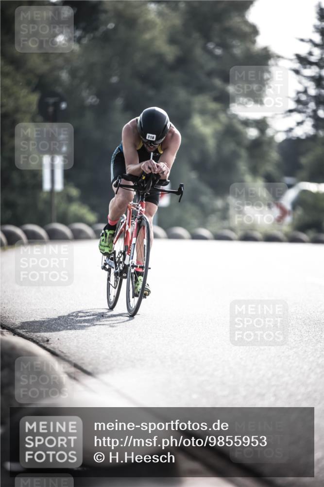 21.06.2026 - 29. Vierlanden-Triathlon H.Heesch http://msf.ph/oto/9855953 21.06.2026 08:57:04 Radfahren 118, 136 meine-sportfotos.de