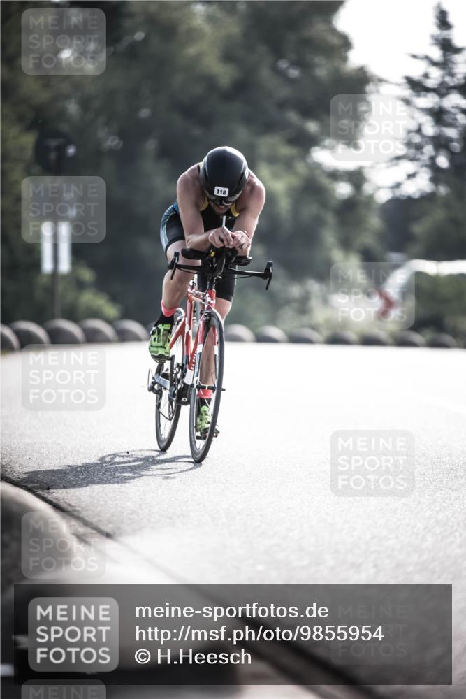 21.06.2026 - 29. Vierlanden-Triathlon H.Heesch http://msf.ph/oto/9855954 21.06.2026 08:57:04 Radfahren 118, 136 meine-sportfotos.de