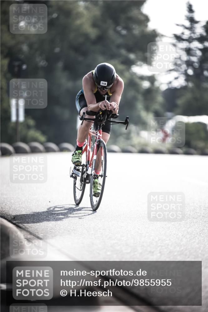 21.06.2026 - 29. Vierlanden-Triathlon H.Heesch http://msf.ph/oto/9855955 21.06.2026 08:57:04 Radfahren 118, 136 meine-sportfotos.de