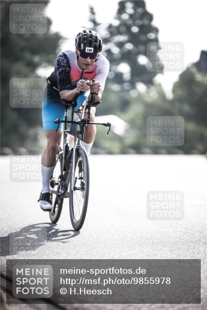 21.06.2026 - 29. Vierlanden-Triathlon H.Heesch http://msf.ph/oto/9855978 21.06.2026 08:57:25 Radfahren 186 meine-sportfotos.de