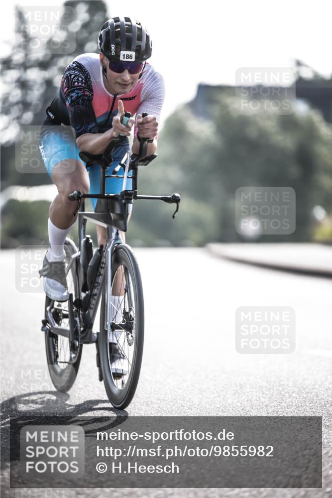 21.06.2026 - 29. Vierlanden-Triathlon H.Heesch http://msf.ph/oto/9855982 21.06.2026 08:57:25 Radfahren 186 meine-sportfotos.de