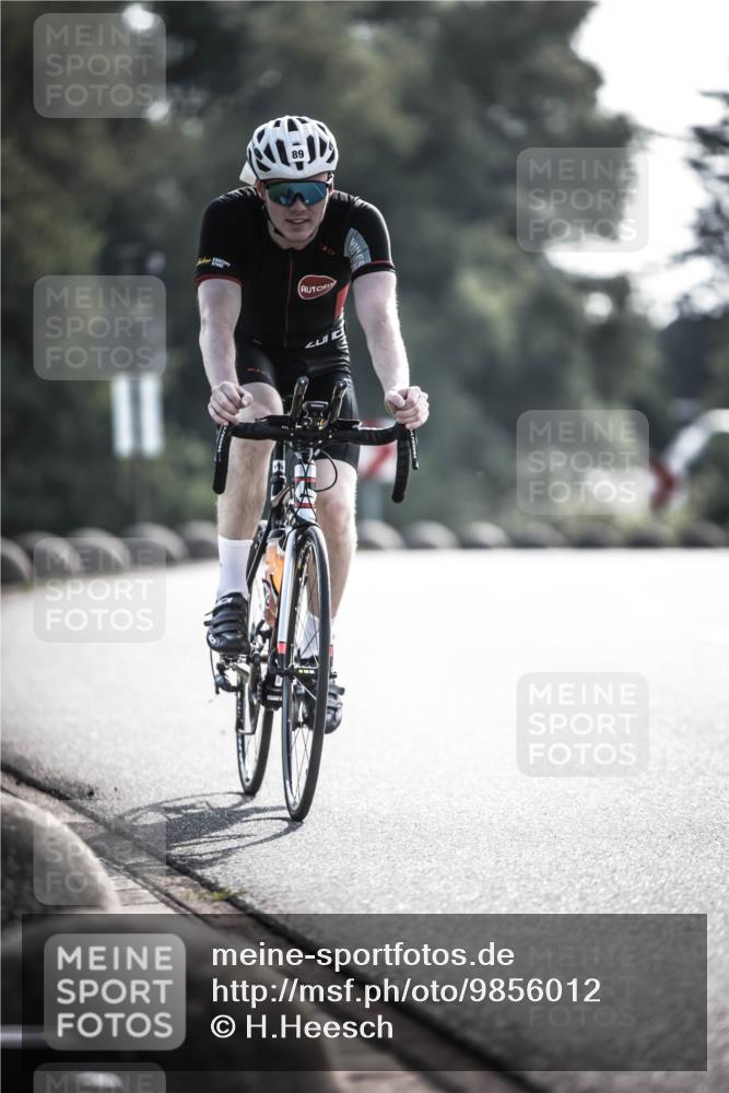 21.06.2026 - 29. Vierlanden-Triathlon H.Heesch http://msf.ph/oto/9856012 21.06.2026 08:57:51 Radfahren 89, 119 meine-sportfotos.de