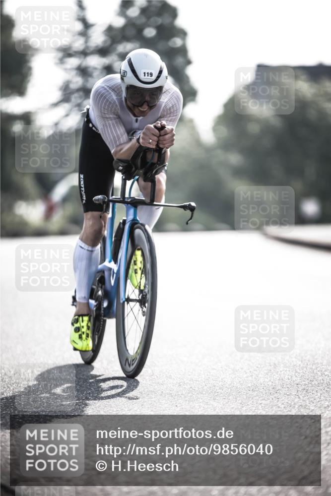 21.06.2026 - 29. Vierlanden-Triathlon H.Heesch http://msf.ph/oto/9856040 21.06.2026 08:57:58 Radfahren 40, 90, 119 meine-sportfotos.de