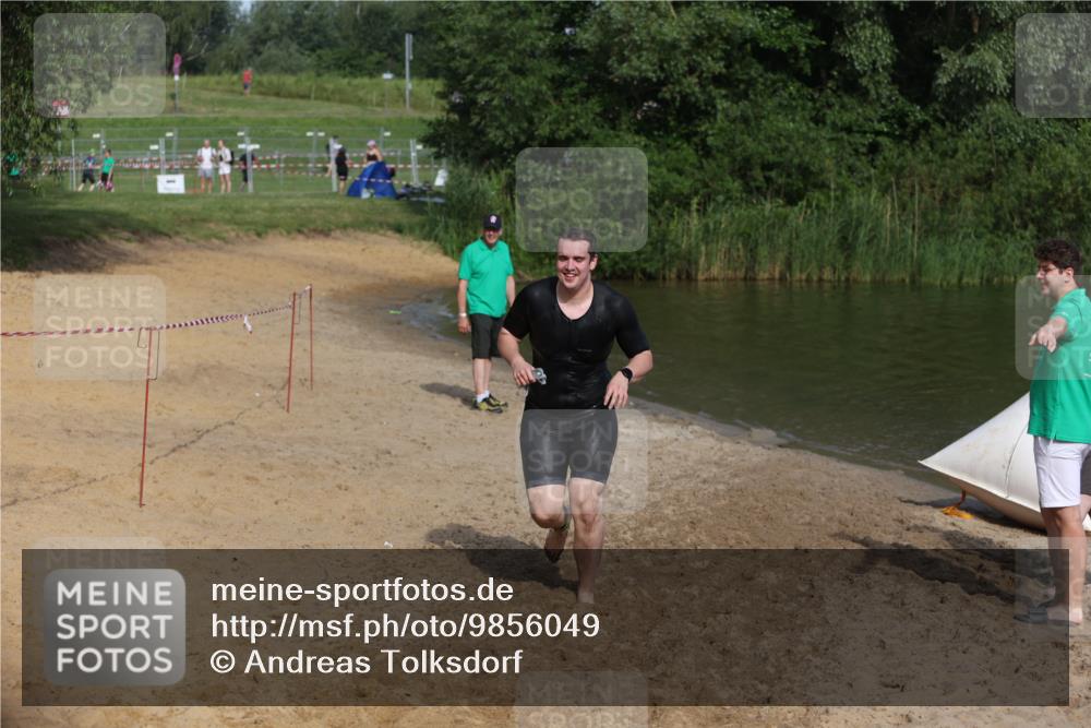 21.06.2026 - 29. Vierlanden-Triathlon Andreas Tolksdorf http://msf.ph/oto/9856049 21.06.2026 08:55:01 Schwimmen 19 meine-sportfotos.de