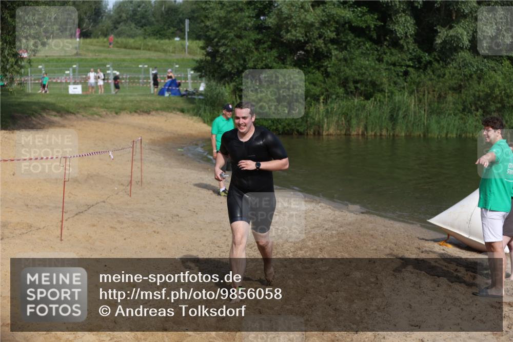 21.06.2026 - 29. Vierlanden-Triathlon Andreas Tolksdorf http://msf.ph/oto/9856058 21.06.2026 08:55:01 Schwimmen 19 meine-sportfotos.de