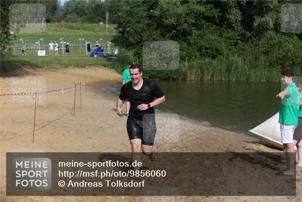21.06.2026 - 29. Vierlanden-Triathlon Andreas Tolksdorf http://msf.ph/oto/9856060 21.06.2026 08:55:01 Schwimmen 19 meine-sportfotos.de
