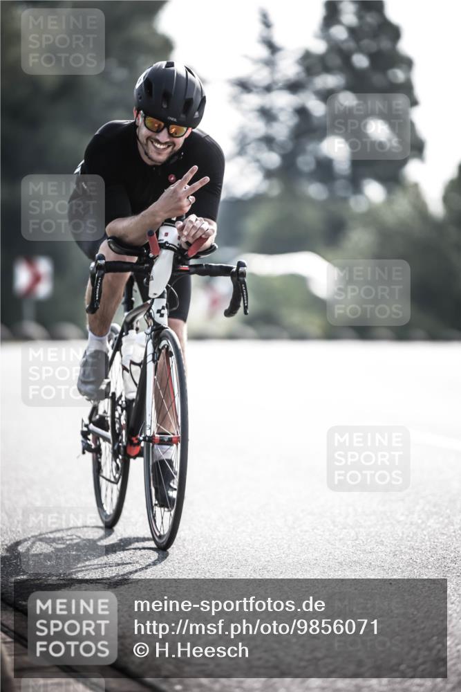 21.06.2026 - 29. Vierlanden-Triathlon H.Heesch http://msf.ph/oto/9856071 21.06.2026 08:58:03 Radfahren 40, 90 meine-sportfotos.de