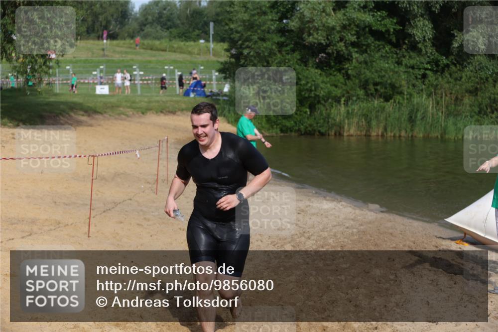 21.06.2026 - 29. Vierlanden-Triathlon Andreas Tolksdorf http://msf.ph/oto/9856080 21.06.2026 08:55:02 Schwimmen 19 meine-sportfotos.de