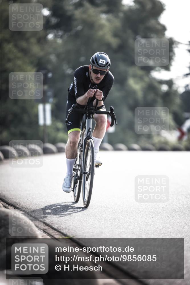 21.06.2026 - 29. Vierlanden-Triathlon H.Heesch http://msf.ph/oto/9856085 21.06.2026 08:58:05 Radfahren 40, 90 meine-sportfotos.de