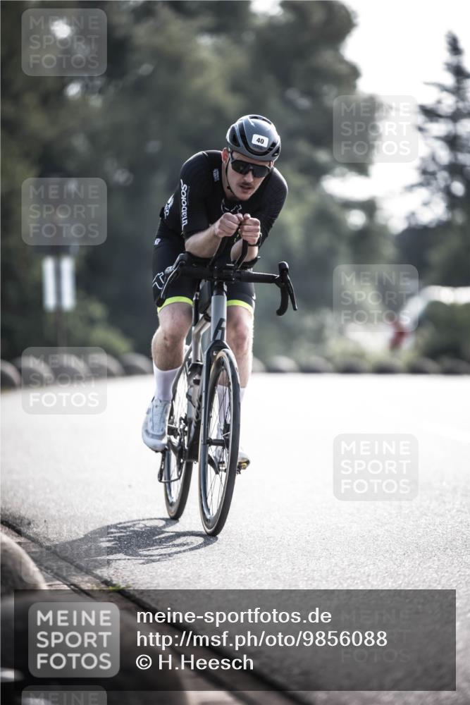 21.06.2026 - 29. Vierlanden-Triathlon H.Heesch http://msf.ph/oto/9856088 21.06.2026 08:58:05 Radfahren 40, 90 meine-sportfotos.de