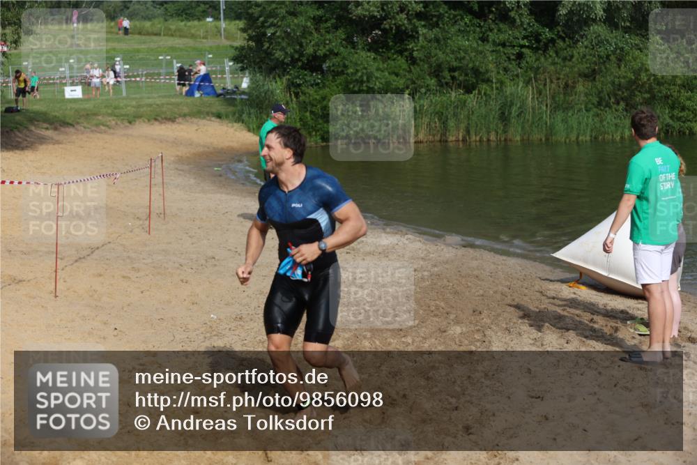 21.06.2026 - 29. Vierlanden-Triathlon Andreas Tolksdorf http://msf.ph/oto/9856098 21.06.2026 08:55:35 Schwimmen 113, 191 meine-sportfotos.de