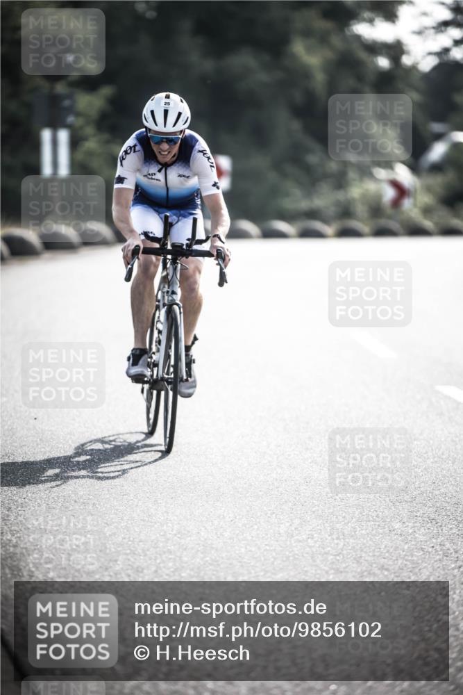 21.06.2026 - 29. Vierlanden-Triathlon H.Heesch http://msf.ph/oto/9856102 21.06.2026 08:58:24 Radfahren 25, 175 meine-sportfotos.de