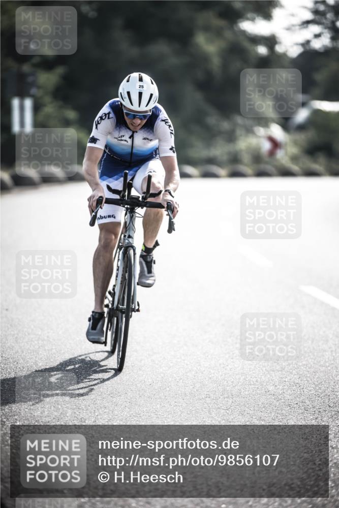 21.06.2026 - 29. Vierlanden-Triathlon H.Heesch http://msf.ph/oto/9856107 21.06.2026 08:58:24 Radfahren 25, 175 meine-sportfotos.de