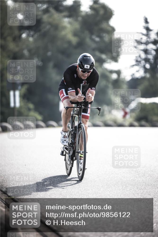 21.06.2026 - 29. Vierlanden-Triathlon H.Heesch http://msf.ph/oto/9856122 21.06.2026 08:58:36 Radfahren 75 meine-sportfotos.de