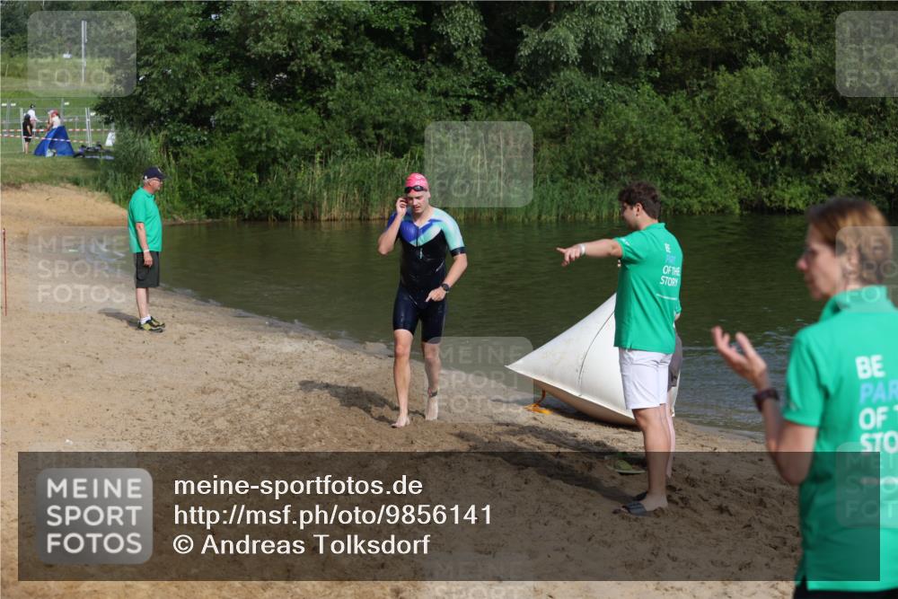 21.06.2026 - 29. Vierlanden-Triathlon Andreas Tolksdorf http://msf.ph/oto/9856141 21.06.2026 08:55:47 Schwimmen 87, 94 meine-sportfotos.de