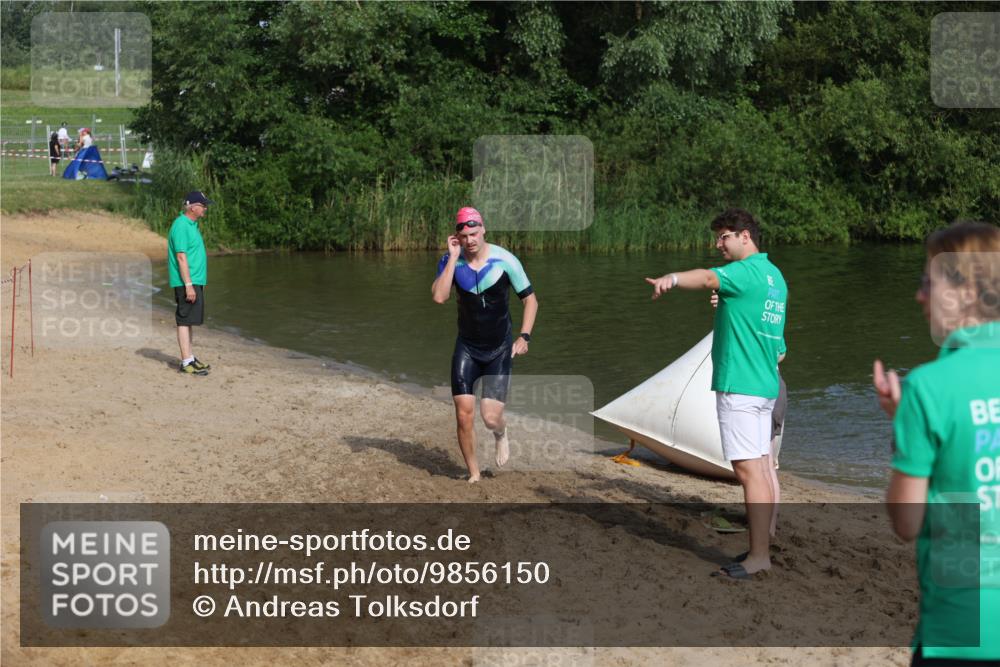 21.06.2026 - 29. Vierlanden-Triathlon Andreas Tolksdorf http://msf.ph/oto/9856150 21.06.2026 08:55:47 Schwimmen 87, 94 meine-sportfotos.de