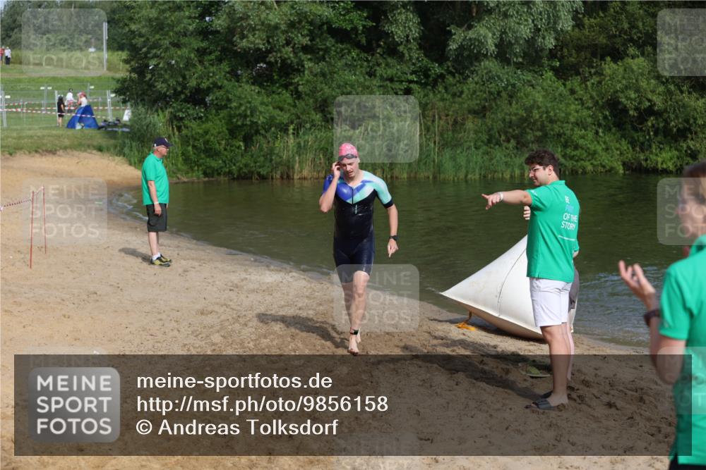 21.06.2026 - 29. Vierlanden-Triathlon Andreas Tolksdorf http://msf.ph/oto/9856158 21.06.2026 08:55:47 Schwimmen 87, 94 meine-sportfotos.de