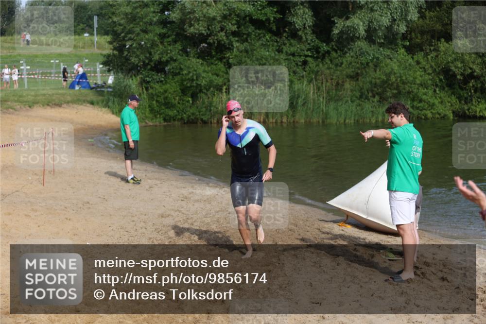 21.06.2026 - 29. Vierlanden-Triathlon Andreas Tolksdorf http://msf.ph/oto/9856174 21.06.2026 08:55:48 Schwimmen 87, 94 meine-sportfotos.de