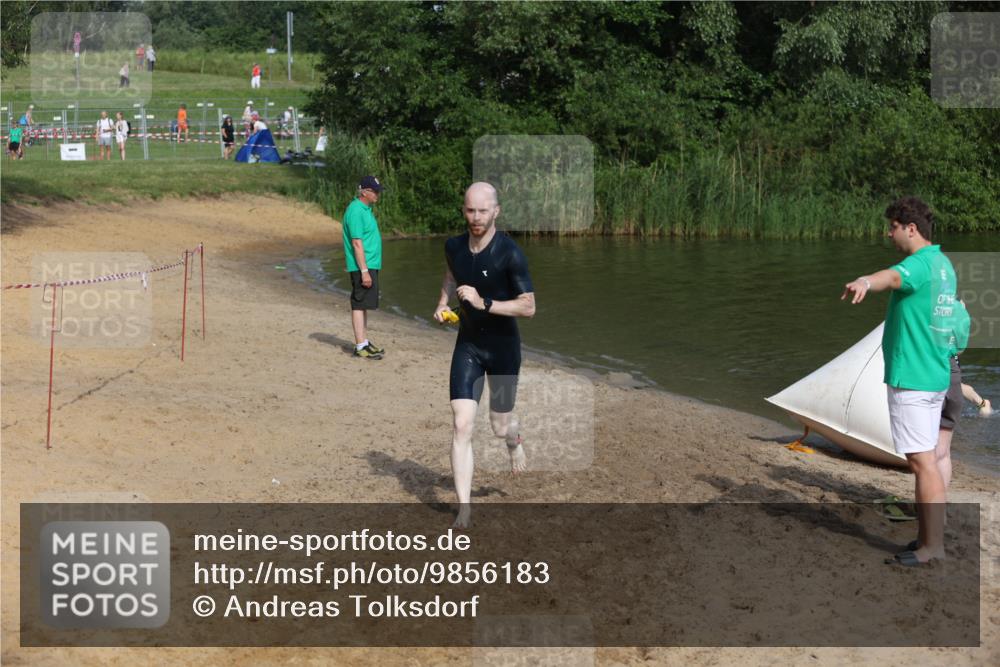 21.06.2026 - 29. Vierlanden-Triathlon Andreas Tolksdorf http://msf.ph/oto/9856183 21.06.2026 08:55:56 Schwimmen 87, 138 meine-sportfotos.de