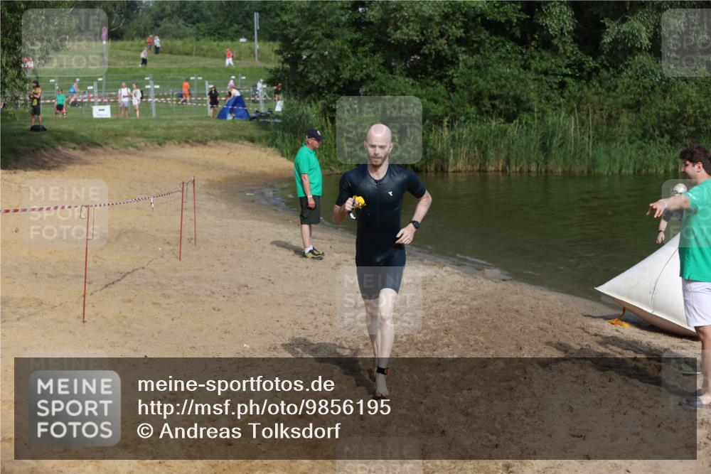 21.06.2026 - 29. Vierlanden-Triathlon Andreas Tolksdorf http://msf.ph/oto/9856195 21.06.2026 08:55:56 Schwimmen 87, 138 meine-sportfotos.de