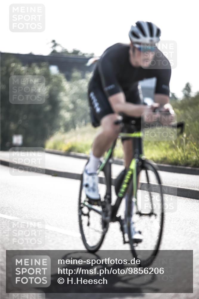 21.06.2026 - 29. Vierlanden-Triathlon H.Heesch http://msf.ph/oto/9856206 21.06.2026 08:59:04 Radfahren 83, 86, 130 meine-sportfotos.de