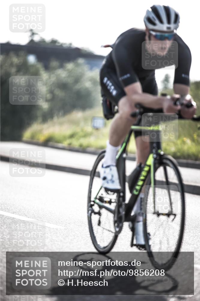 21.06.2026 - 29. Vierlanden-Triathlon H.Heesch http://msf.ph/oto/9856208 21.06.2026 08:59:04 Radfahren 83, 86, 130 meine-sportfotos.de