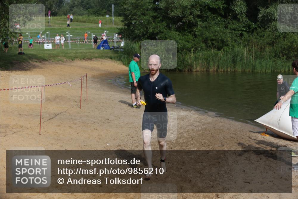 21.06.2026 - 29. Vierlanden-Triathlon Andreas Tolksdorf http://msf.ph/oto/9856210 21.06.2026 08:55:56 Schwimmen 87, 138 meine-sportfotos.de