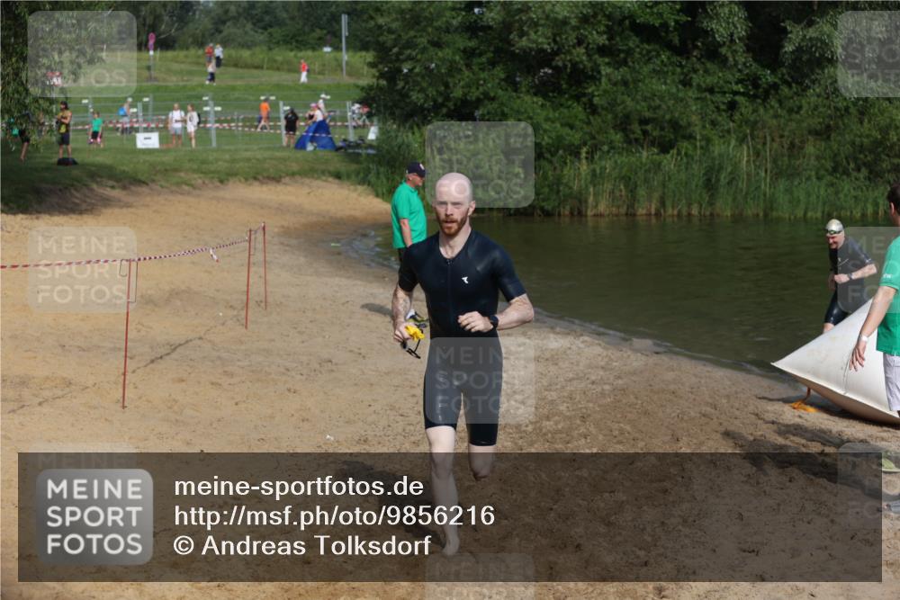 21.06.2026 - 29. Vierlanden-Triathlon Andreas Tolksdorf http://msf.ph/oto/9856216 21.06.2026 08:55:57 Schwimmen 87, 138 meine-sportfotos.de