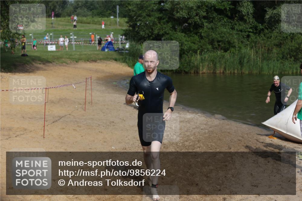 21.06.2026 - 29. Vierlanden-Triathlon Andreas Tolksdorf http://msf.ph/oto/9856224 21.06.2026 08:55:57 Schwimmen 87, 138 meine-sportfotos.de