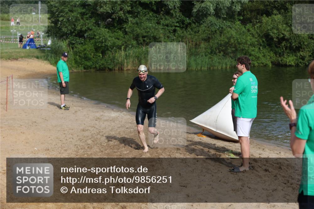 21.06.2026 - 29. Vierlanden-Triathlon Andreas Tolksdorf http://msf.ph/oto/9856251 21.06.2026 08:56:00 Schwimmen 138 meine-sportfotos.de