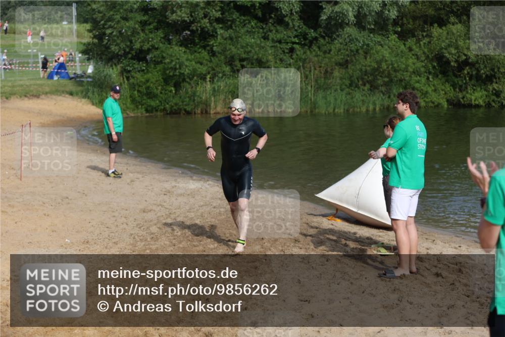 21.06.2026 - 29. Vierlanden-Triathlon Andreas Tolksdorf http://msf.ph/oto/9856262 21.06.2026 08:56:00 Schwimmen 138 meine-sportfotos.de