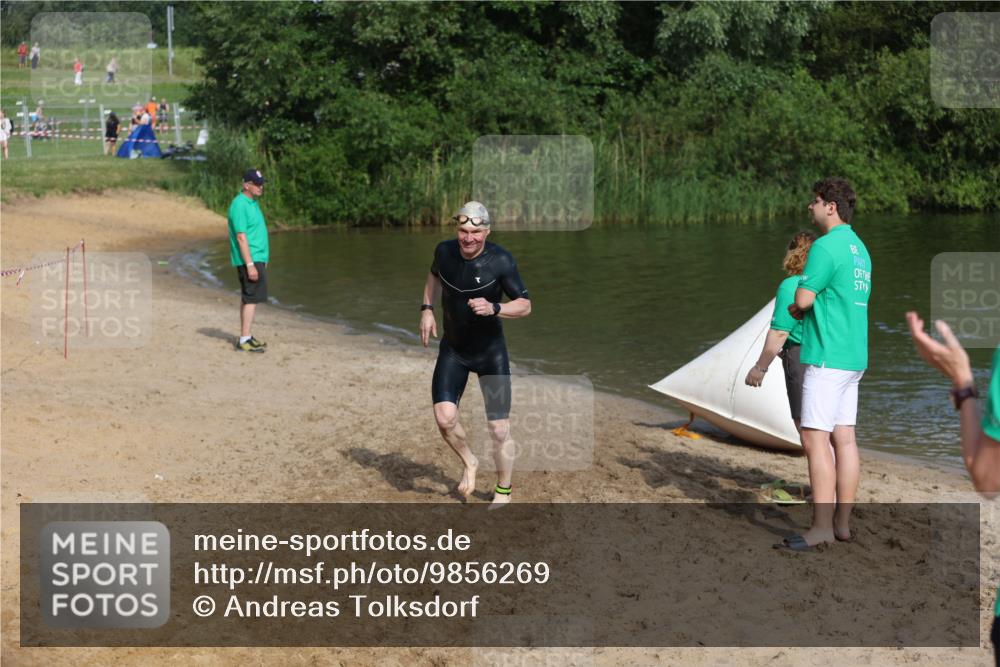 21.06.2026 - 29. Vierlanden-Triathlon Andreas Tolksdorf http://msf.ph/oto/9856269 21.06.2026 08:56:00 Schwimmen 138 meine-sportfotos.de