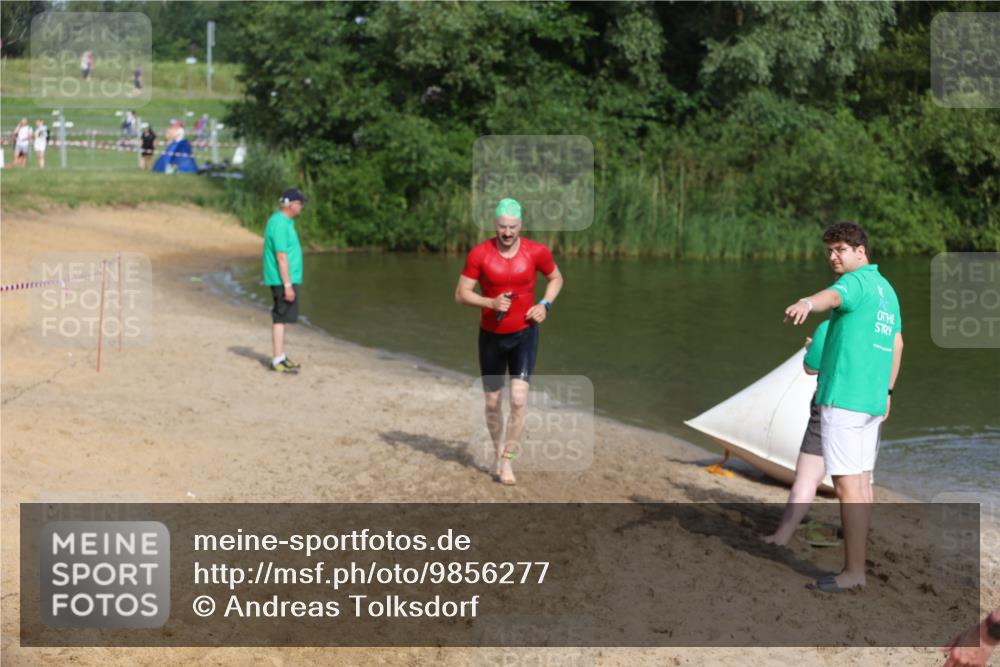 21.06.2026 - 29. Vierlanden-Triathlon Andreas Tolksdorf http://msf.ph/oto/9856277 21.06.2026 08:56:17 Schwimmen 121 meine-sportfotos.de