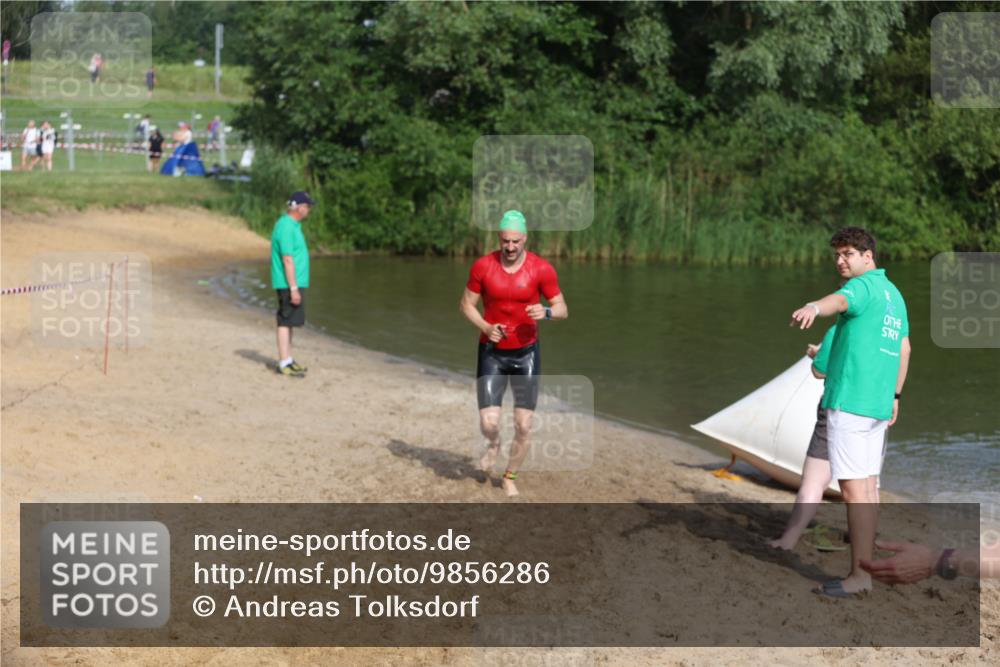 21.06.2026 - 29. Vierlanden-Triathlon Andreas Tolksdorf http://msf.ph/oto/9856286 21.06.2026 08:56:17 Schwimmen 121 meine-sportfotos.de