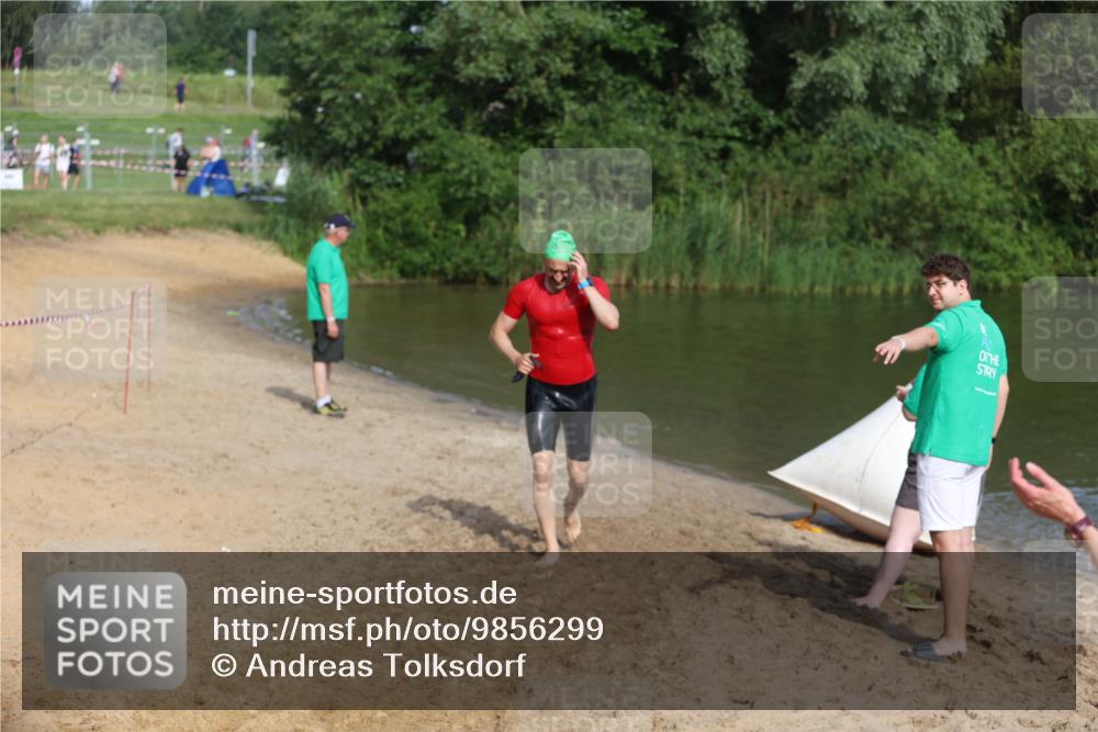 21.06.2026 - 29. Vierlanden-Triathlon Andreas Tolksdorf http://msf.ph/oto/9856299 21.06.2026 08:56:17 Schwimmen 121 meine-sportfotos.de
