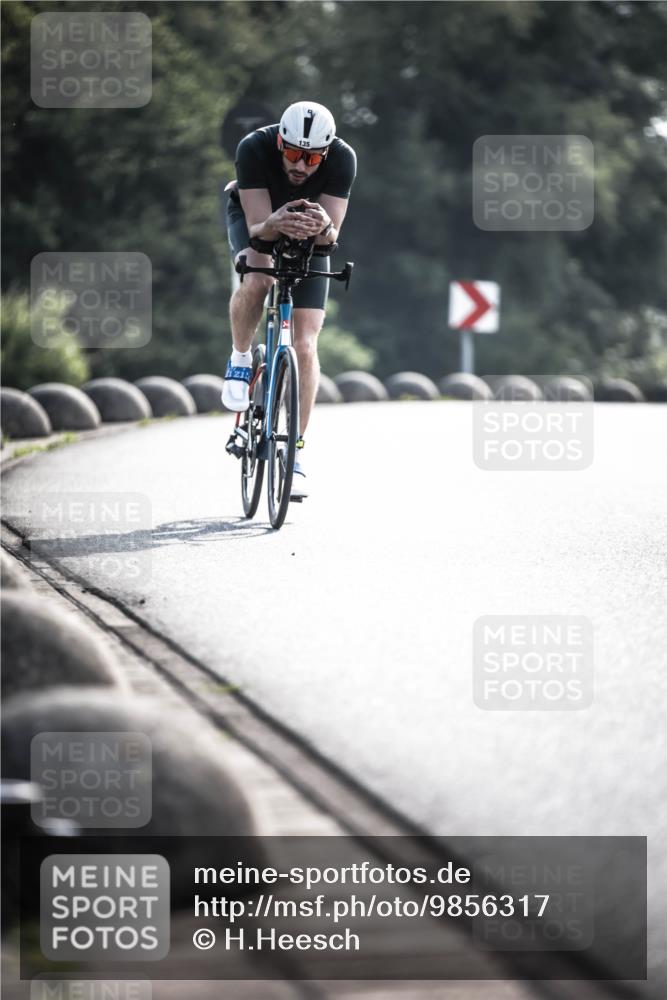 21.06.2026 - 29. Vierlanden-Triathlon H.Heesch http://msf.ph/oto/9856317 21.06.2026 08:59:48 Radfahren 135 meine-sportfotos.de
