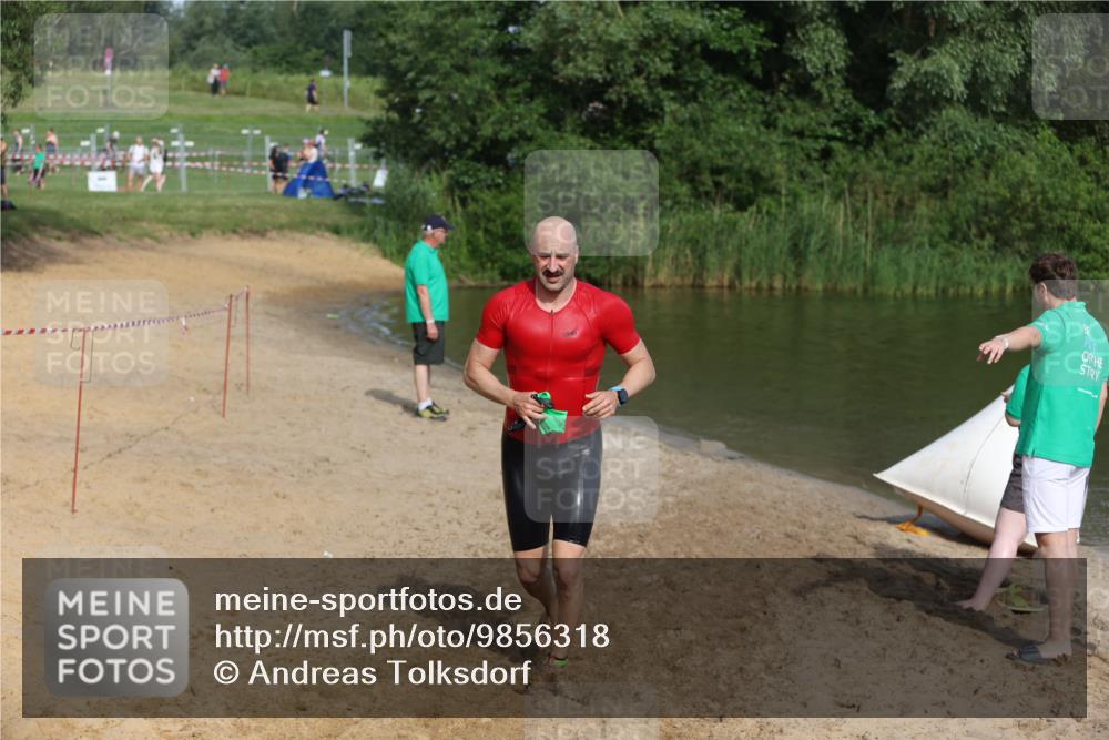 21.06.2026 - 29. Vierlanden-Triathlon Andreas Tolksdorf http://msf.ph/oto/9856318 21.06.2026 08:56:19 Schwimmen 121 meine-sportfotos.de