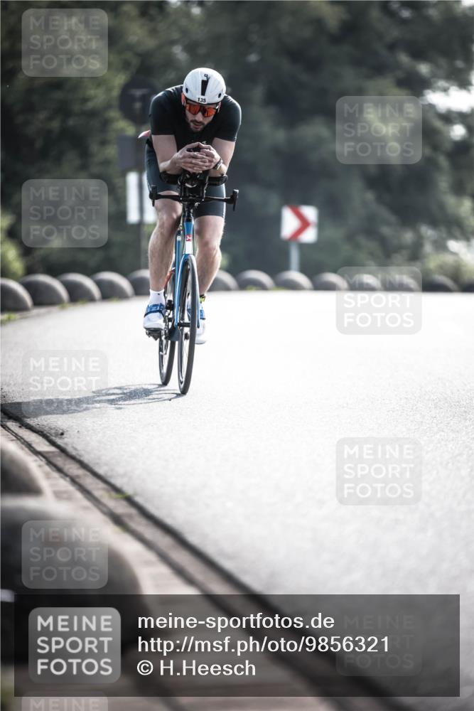 21.06.2026 - 29. Vierlanden-Triathlon H.Heesch http://msf.ph/oto/9856321 21.06.2026 08:59:48 Radfahren 135 meine-sportfotos.de