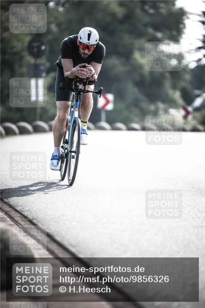 21.06.2026 - 29. Vierlanden-Triathlon H.Heesch http://msf.ph/oto/9856326 21.06.2026 08:59:48 Radfahren 135 meine-sportfotos.de