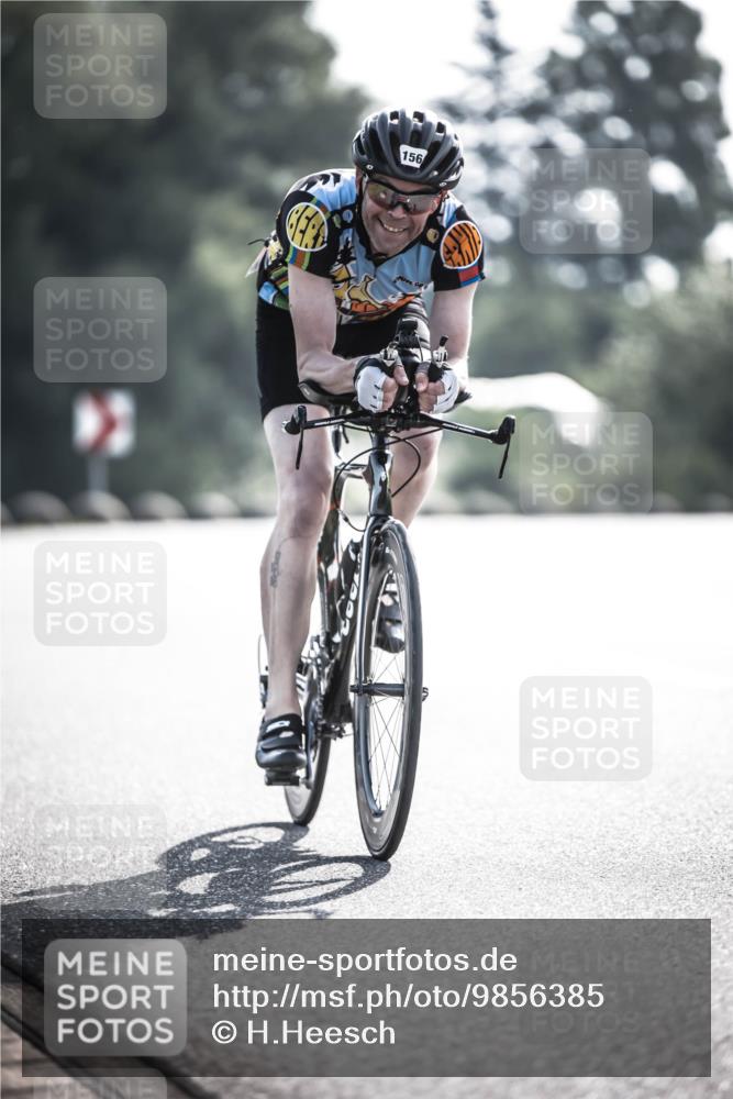 21.06.2026 - 29. Vierlanden-Triathlon H.Heesch http://msf.ph/oto/9856385 21.06.2026 09:00:35 Radfahren 48, 156 meine-sportfotos.de