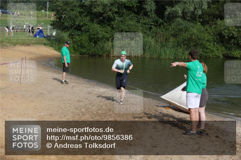 21.06.2026 - 29. Vierlanden-Triathlon Andreas Tolksdorf http://msf.ph/oto/9856386 21.06.2026 08:57:14 Schwimmen 41 meine-sportfotos.de