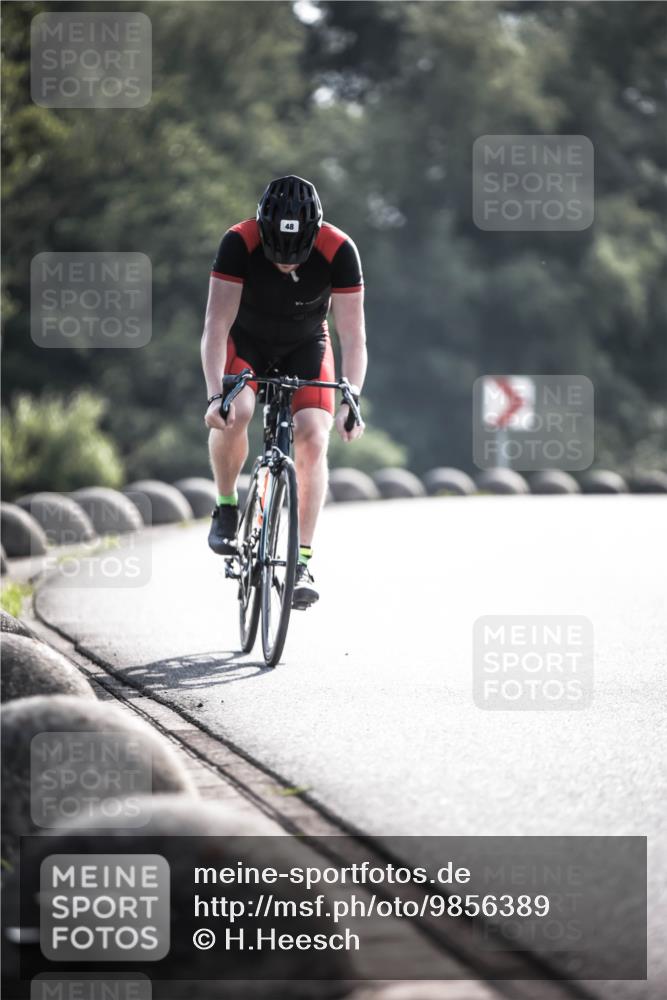 21.06.2026 - 29. Vierlanden-Triathlon H.Heesch http://msf.ph/oto/9856389 21.06.2026 09:00:37 Radfahren 48, 156 meine-sportfotos.de